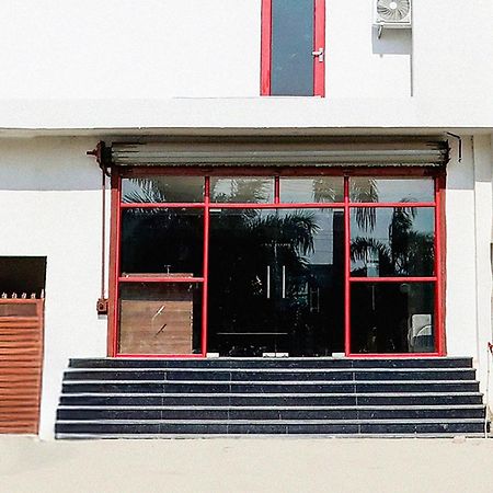 Super Townhouse Balua Road Pahadiya Hotel Benares Buitenkant foto