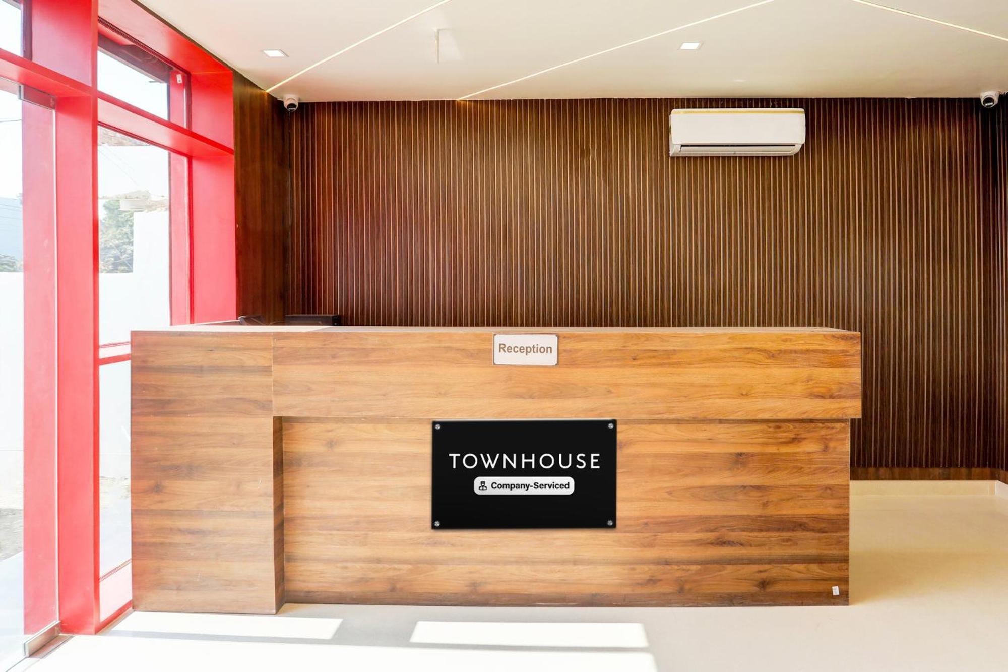 Super Townhouse Balua Road Pahadiya Hotel Benares Buitenkant foto