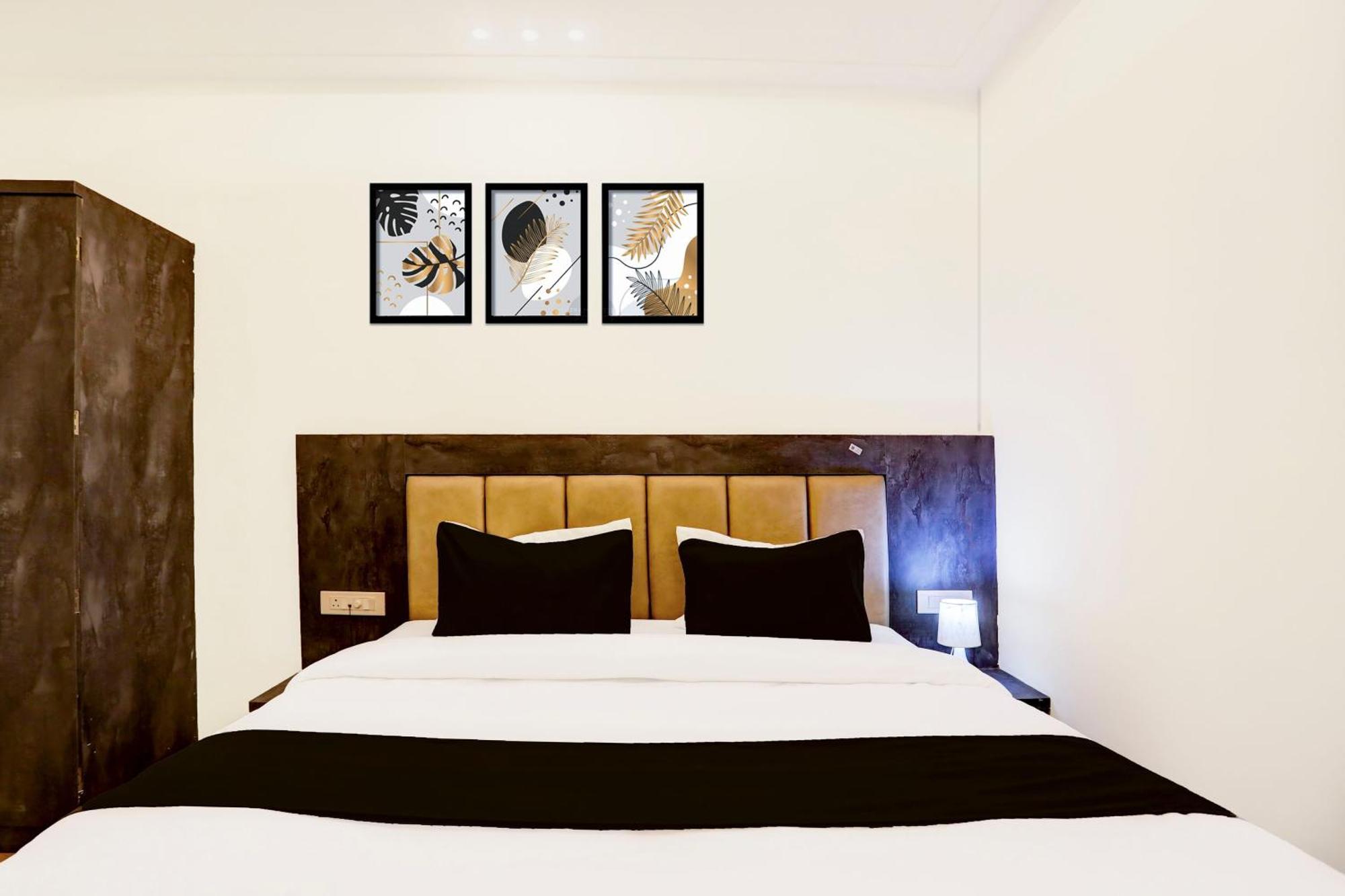 Super Townhouse Balua Road Pahadiya Hotel Benares Buitenkant foto