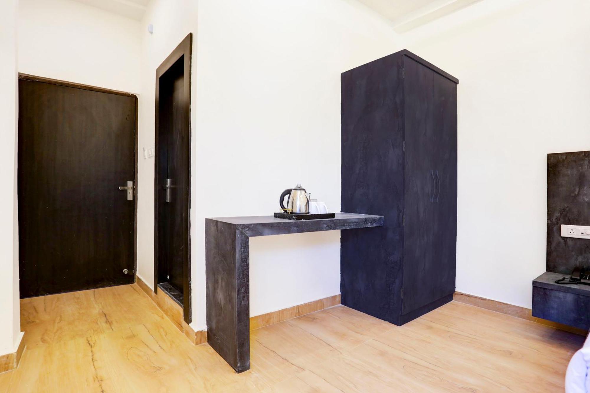 Super Townhouse Balua Road Pahadiya Hotel Benares Buitenkant foto