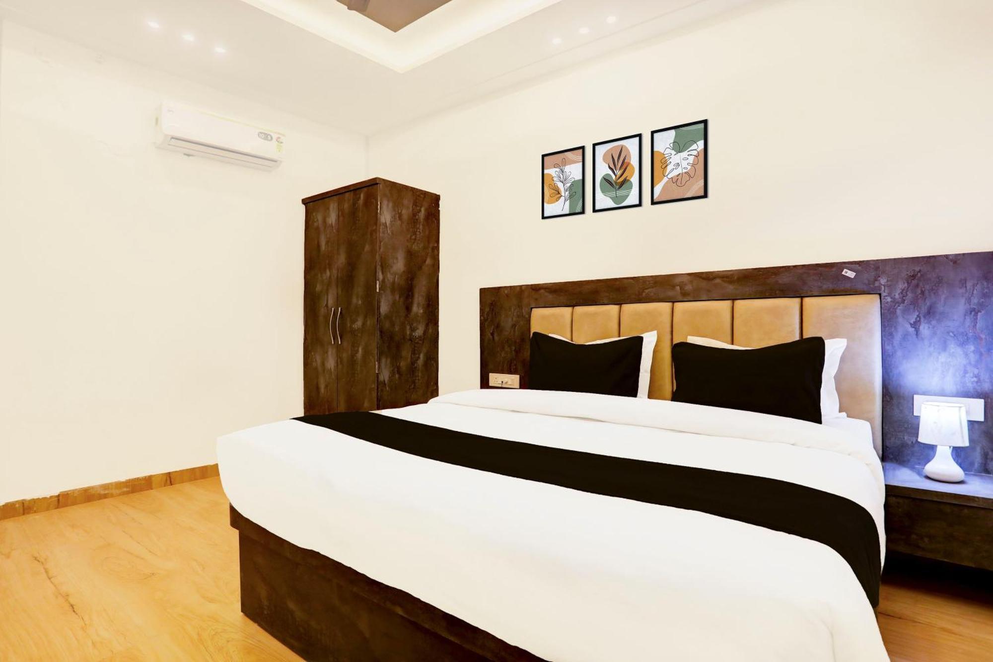Super Townhouse Balua Road Pahadiya Hotel Benares Buitenkant foto