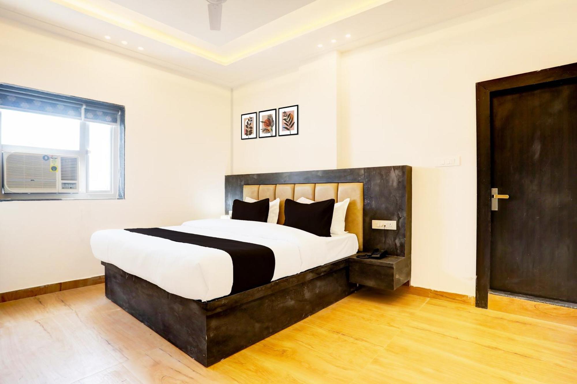 Super Townhouse Balua Road Pahadiya Hotel Benares Buitenkant foto
