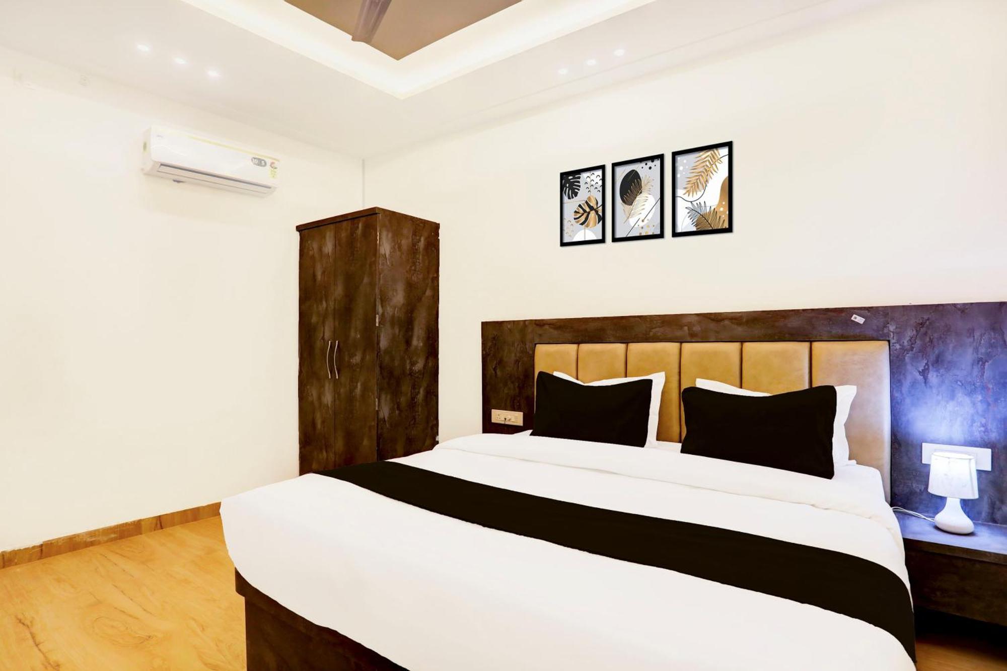 Super Townhouse Balua Road Pahadiya Hotel Benares Buitenkant foto